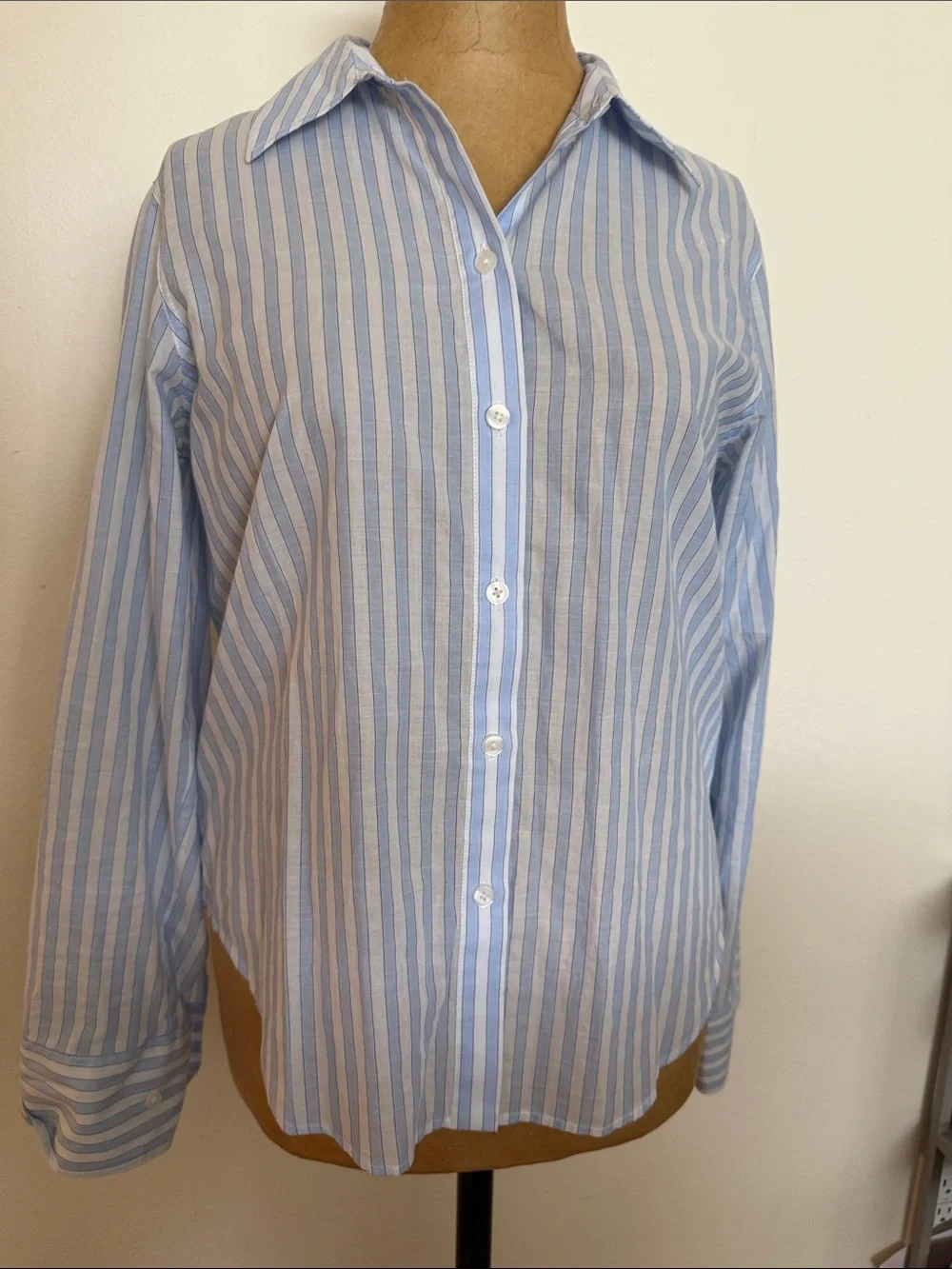 ME+EM sz 0 Classic Light Blue & White Stripe Button-Up Shirt slightly sheer